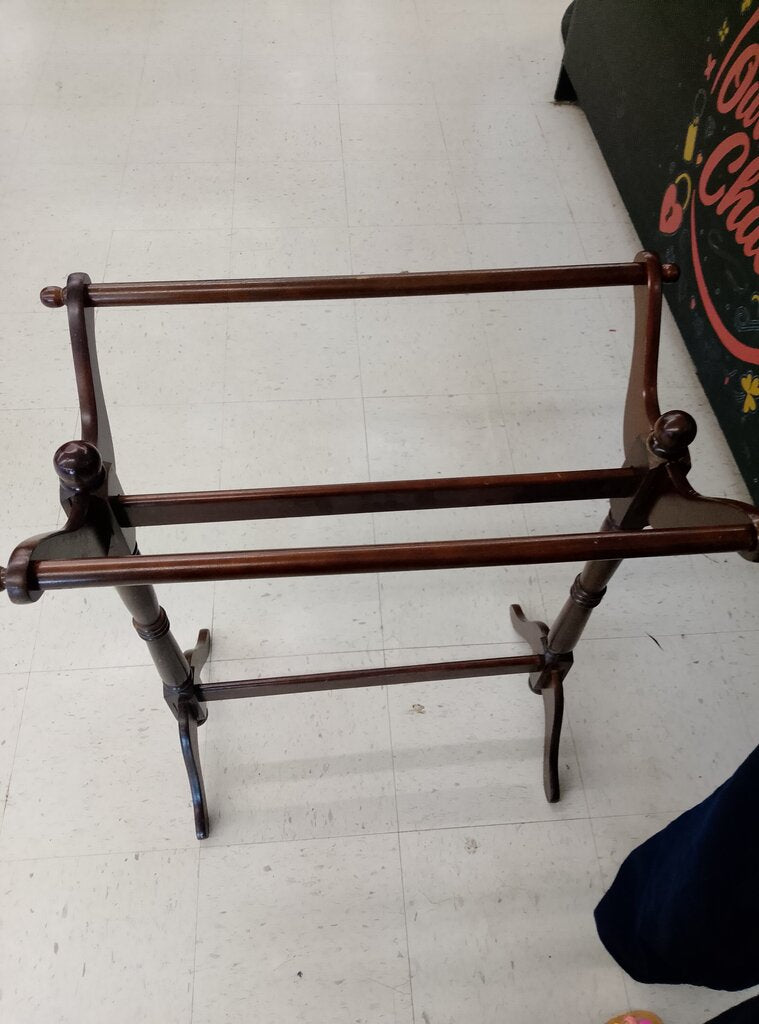 #20 Vtg Quilt Rack