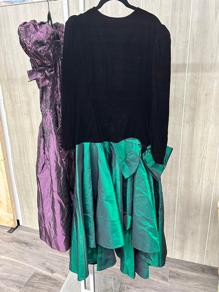 #1313 Green and Black Velvet