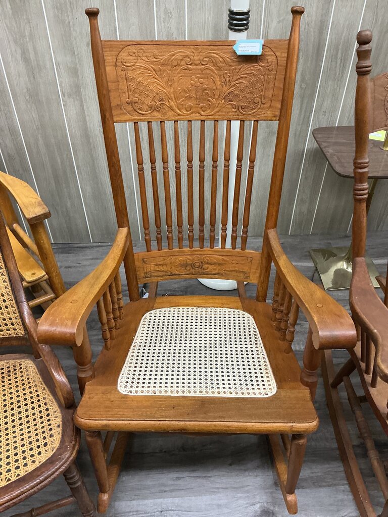 #373 VTG Regency Childs Chair