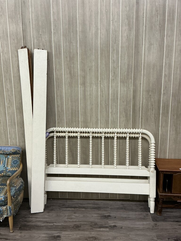 #50-white full size bed