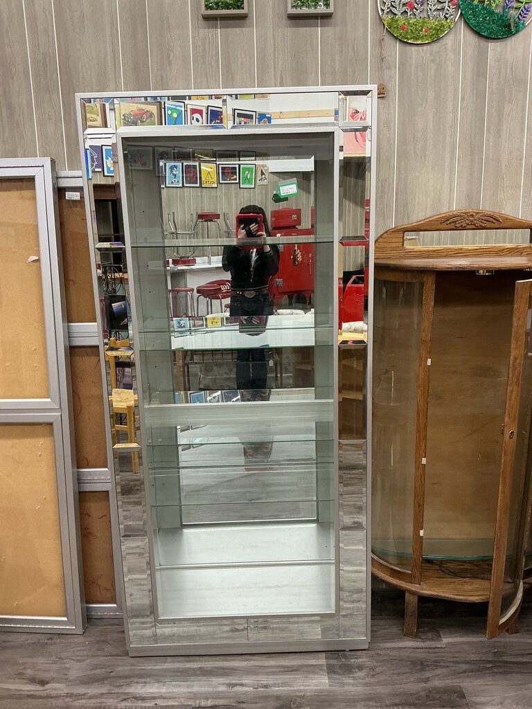 #8672 Tall Cabinet with mirrors