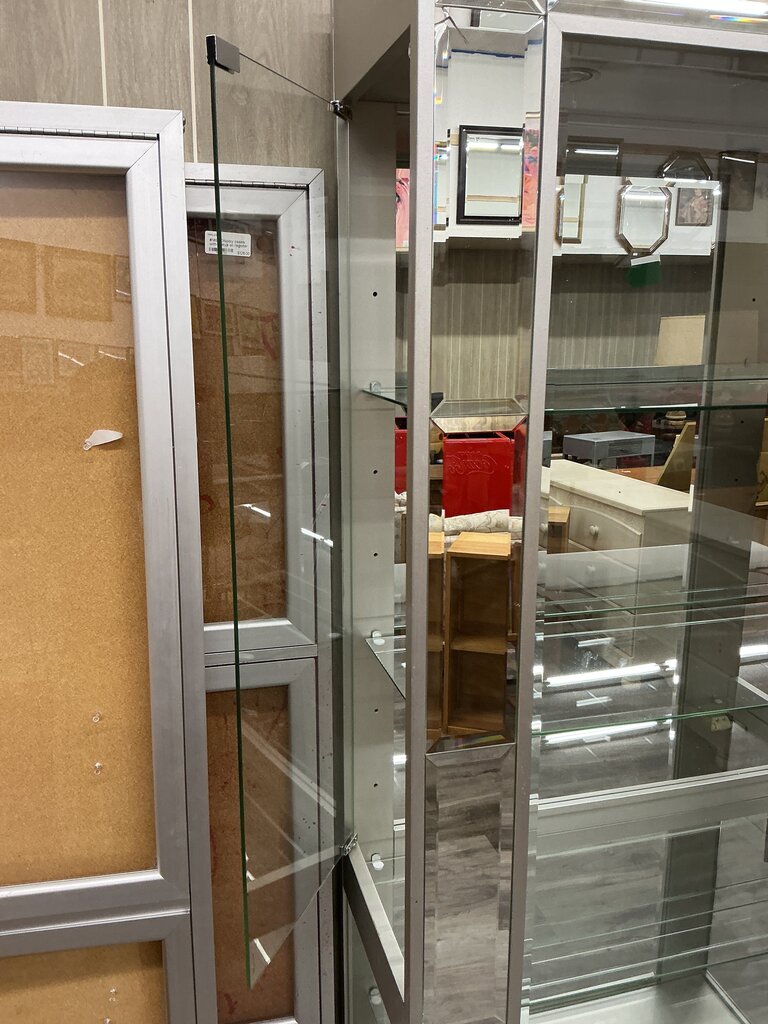 #8672 Tall Cabinet with mirrors